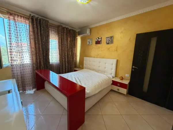 Tirane, jepet me qera apartament 1+1 Kati 4, 550 € (Ish Tregu Elektrik)