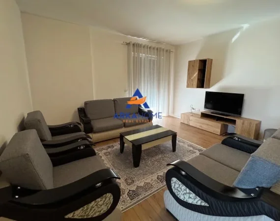 Tirane, jepet me qera apartament 2+1+Ballkon Kati 3, 106 m² 537 € 