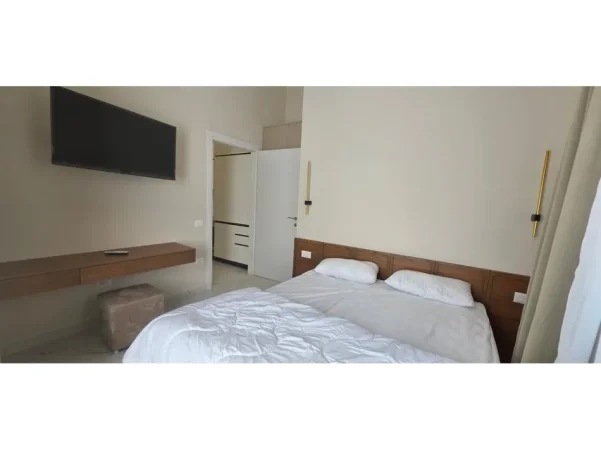 Tirane, shes apartament 2+1 Kati 12, 80 m² (Sheshi Skenderbej)