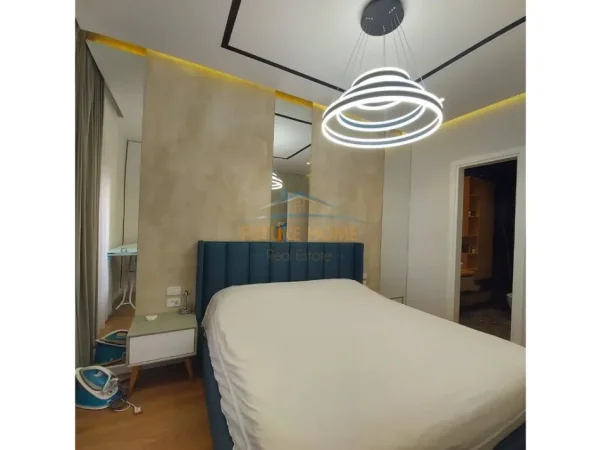 Tirane, jepet me qera apartament 2+1 Kati 6, 1.200 €