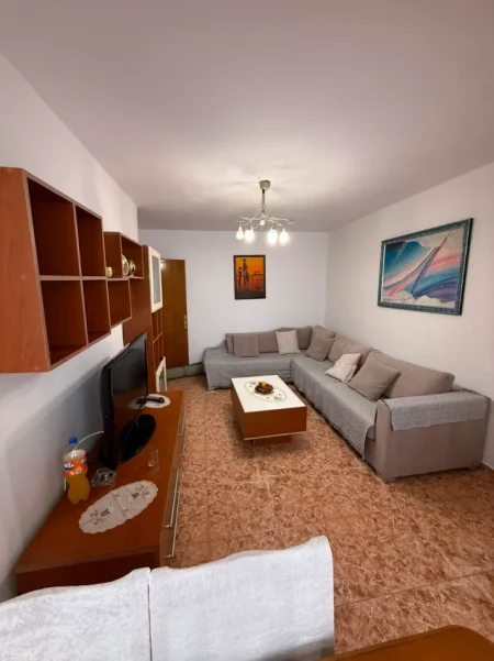 Tirane, jepet me qera apartament 2+1+Aneks Kati 4, 100 m² 500 € (rruga bardhyl)