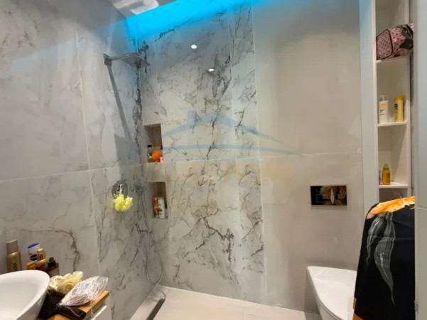 Tirane, shitet apartament 2+1 Kati 9, 103 m² 275.000 € 