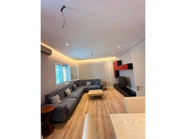 Tirane, shes apartament 1+1 Kati 3, 106 m² 220.000 € (Square 21)