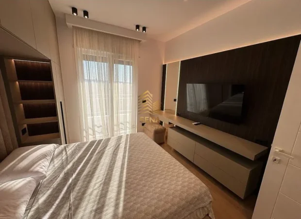 Tirane, jepet me qera apartament 1+1+Ballkon Kati 8, 70 m² 800 € (Porcelan)