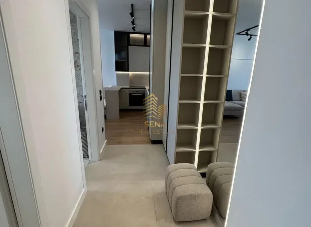 Tirane, jepet me qera apartament 1+1+Ballkon Kati 8, 70 m² 800 € (Porcelan)