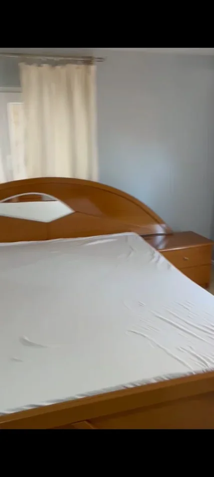 Tirane, jepet me qera Vile 1+1 Kati 3, 65 m² 370 € (rruga 5 maji)