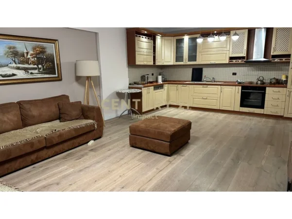 Tirane, jepet me qera apartament 2+1 Kati 3, 115 m² 750 € (don bosko)