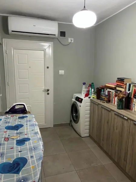 Tirane, jepet me qera apartament 2+1 Kati 5, 80 m² 600 € (Zogu i Zi)