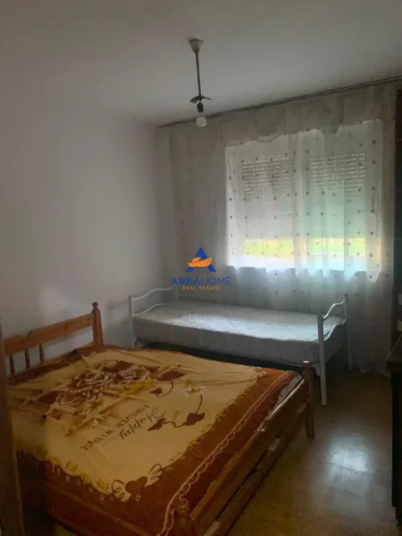 Tirane, jepet me qera apartament 1+1+Ballkon Kati 1, 50 m² 429 € 