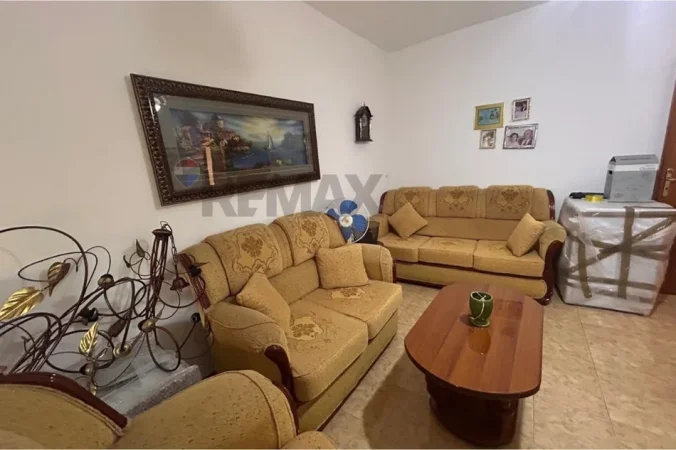 Vlore, shitet apartament 1+1+Ballkon Kati 3, 64 m² 75.000 € (Rruga Mustafa Bello, Kali Trojes, Vlore)