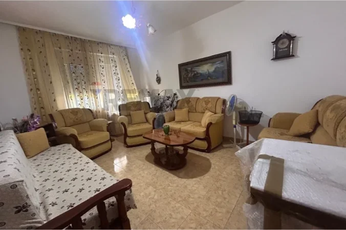 Vlore, shitet apartament 1+1+Ballkon Kati 3, 64 m² 75.000 € (Rruga Mustafa Bello, Kali Trojes, Vlore)