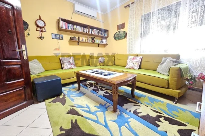 Tirane, jepet me qera apartament 1+1 Kati 1, 70 m² 350 € (Qytet Studenti)
