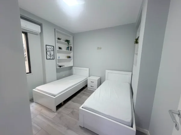 Tirane, shes apartament 2+1 Kati 5, 90 m² 268.000 € (Rruga Frosina Plaku)