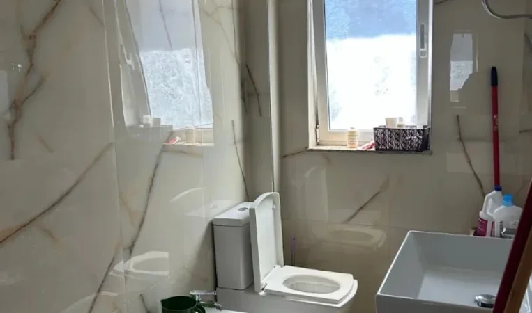 Tirane, jepet me qera apartament 2+1 Kati 5, 80 m² 550 € 