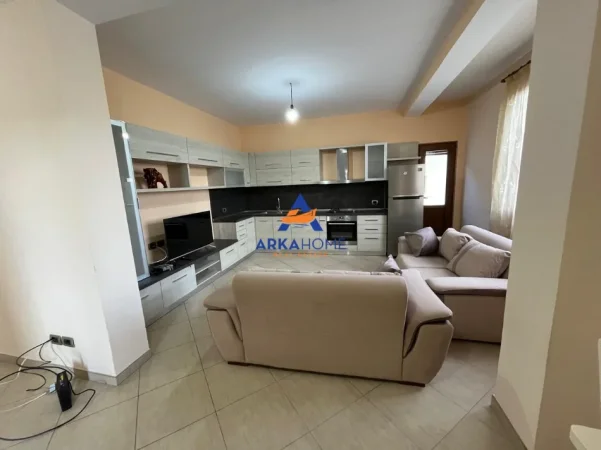Tirane, jepet me qera apartament 2+1+Ballkon Kati 3, 100 m² 537 € 