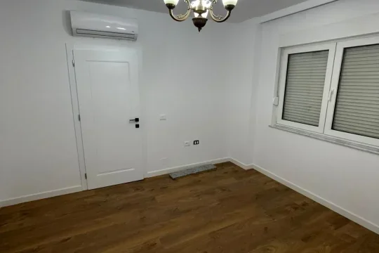 Tirane, jepet me qera apartament 1+1 , 68 m² 1.00 € (AIR ALBANIA)