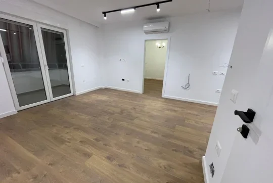 Tirane, jepet me qera apartament 1+1 , 68 m² 1.00 € (AIR ALBANIA)