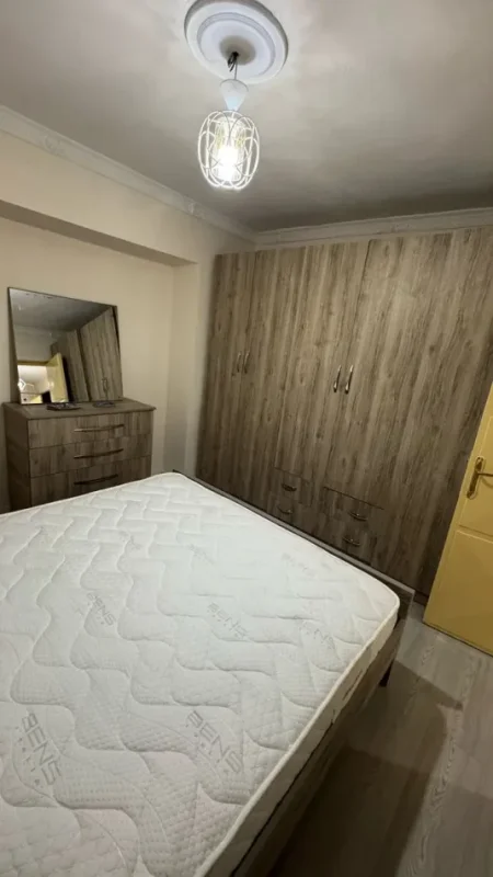 Tirane, jepet me qera apartament 1+1 Kati 0, 60 m² 350 € (Rruga e Dibres)