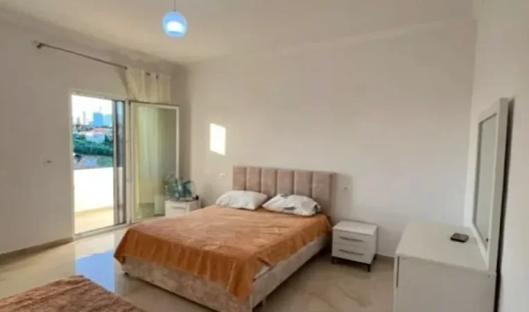 Tirane, jepet me qera apartament 2+1 Kati 2, 128 m² 450 € 