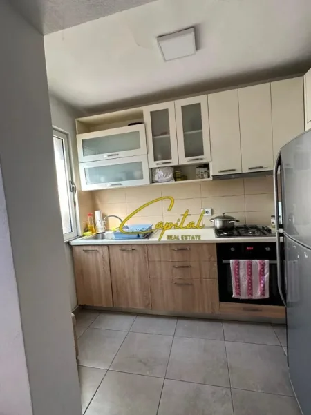 Tirane, jepet me qera apartament 2+1 Kati 5, 80 m² 550 € (RRUGA FORTUZI)
