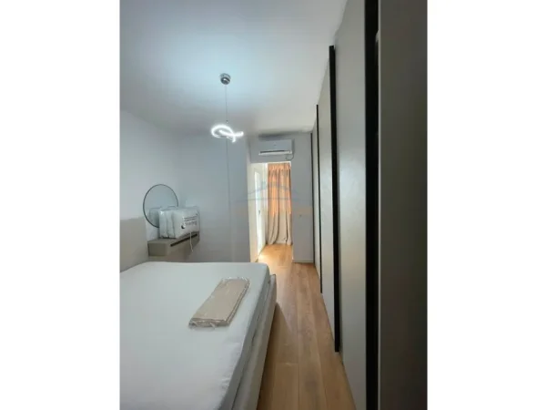 Tirane, jepet me qera apartament 2+1+Ballkon Kati 4, 81 m² 730 € (Medreseja)