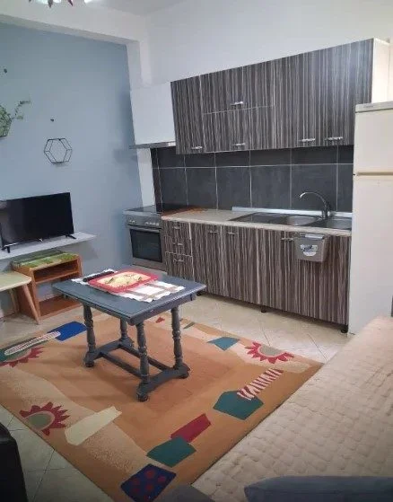 Tirane, jepet me qera apartament 1+1 Kati 1, 50 m² 300 € (Sauk)