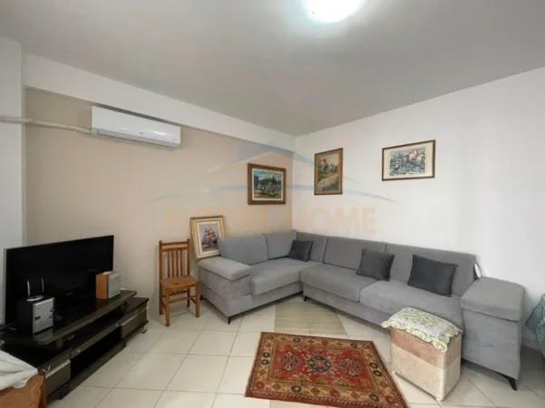 Tirane, jepet me qera apartament 2+1+2 Ballkone Kati 2, 91 m² 700 € (Kompleksi Halili, në rrugën e Dibrës)