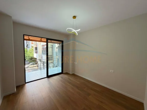Tirane, shitet apartament 1+1 Kati 1, 67 m² 112.000 € (Unaza e Re)