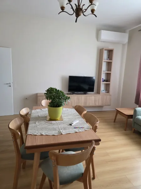 Tirane, jepet me qera apartament 1+1 Kati 4, 74 m² 800 € (VASIL SHANTO)