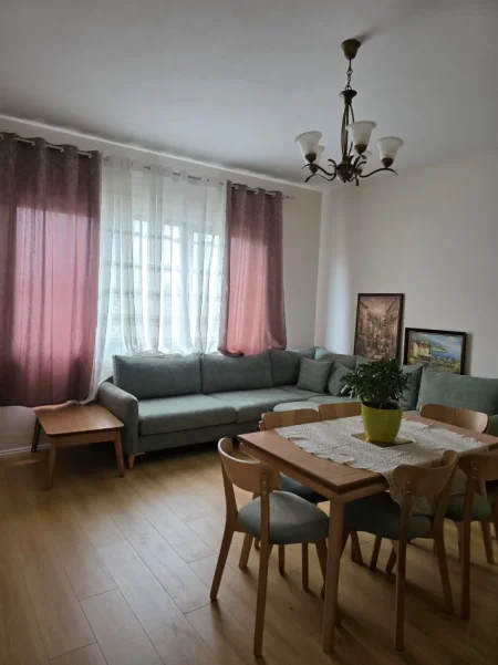 Tirane, jepet me qera apartament 1+1 Kati 4, 74 m² 800 € (VASIL SHANTO)
