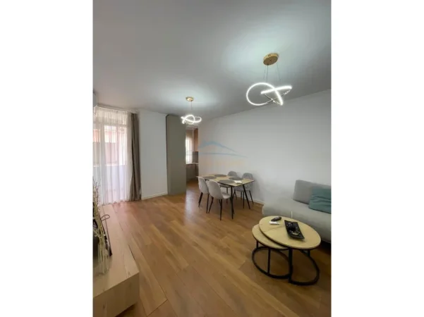 Tirane, jepet me qera apartament 2+1 Kati 4, 81 m² 730 € (Medreseja,Rruga e Dibres)