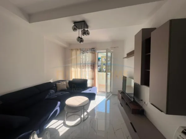 Tirane, jepet me qera apartament 2+1 Kati 2, 106 m² 750 € (Rruga e Dibres)