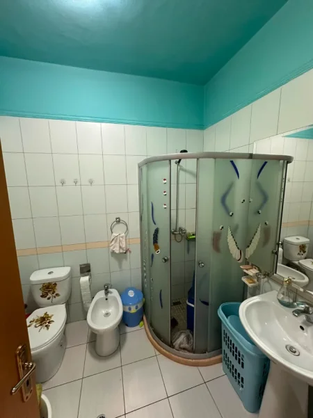 Tirane, shitet apartament 3+1 , 97 m² 150.000 € (Yzberisht)