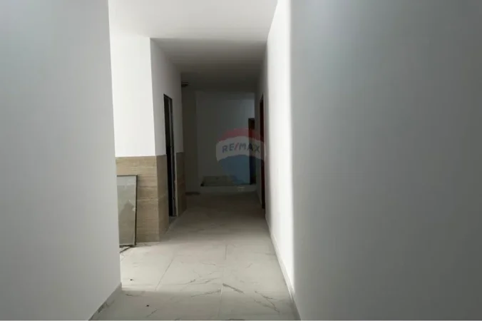 Vlore - Lungomare, shitet garsonier Studio Kati 2, 55 m² 105.000 € (Rruga Dhimitër Konomi, Vlore)