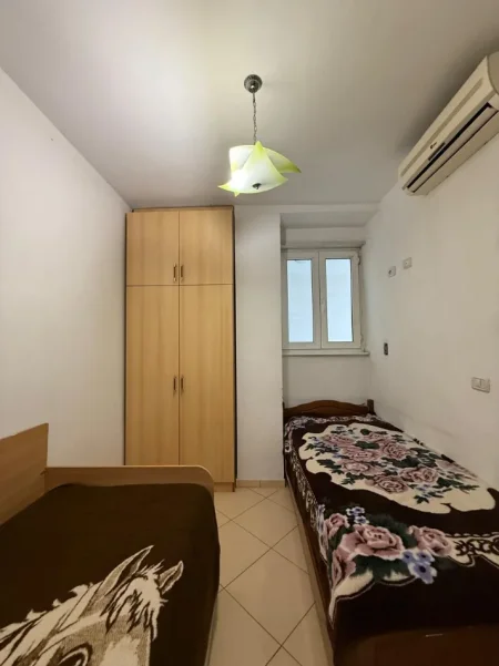 Shqiperi, jepet me qera nga Pronari, pa-komision apartament 2+1+Aneks+Ballkon Kati 2, 90 m² 600 €