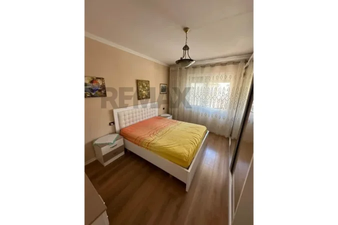 Tirane, jepet me qera apartament 1+1 Kati 5, 