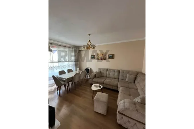Tirane, jepet me qera apartament 1+1 Kati 5, 