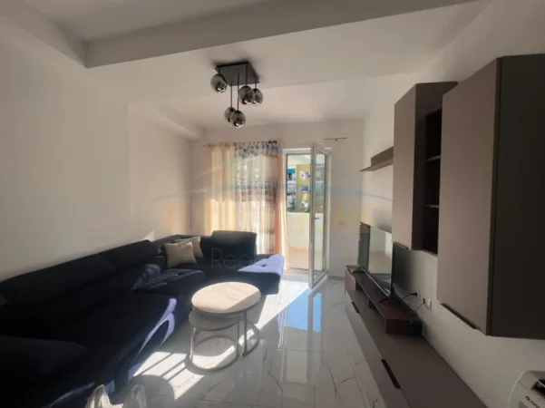Tirane, jepet me qera apartament 2+1 Kati 2, 106 m² 750 € (Rruga e Dibres)