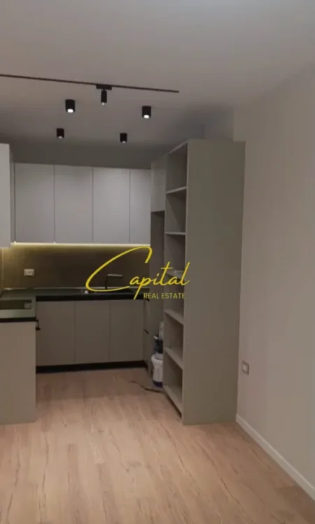 Tirane, jepet me qera apartament 1+1 Kati 6, 75 m² 800 € (RRUGA E KAVAJES)