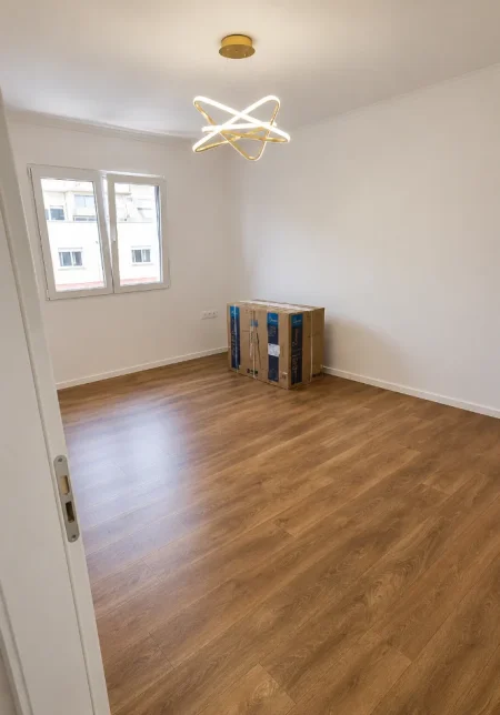 Tirane, shitet apartament 1+1+Ballkon Kati 3, 59 m² 140.000 € (Prane Condor center)