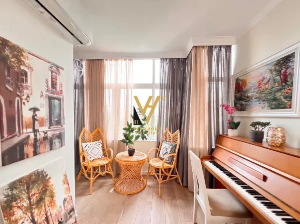 Tirane, jepet me qera apartament 3+1+Ballkon Kati 3, 95 m² 1.170 € (ISH EKSPOZITA)