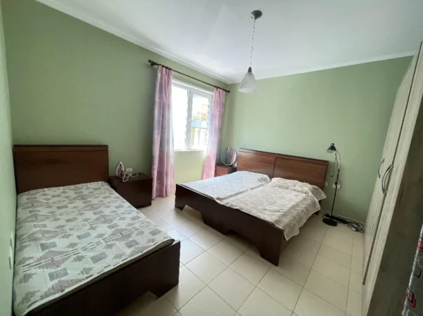 Tirane, jepet me qera apartament 2+1+Ballkon Kati 1, 116 m² 700 € (Kopshti Zoologjik)