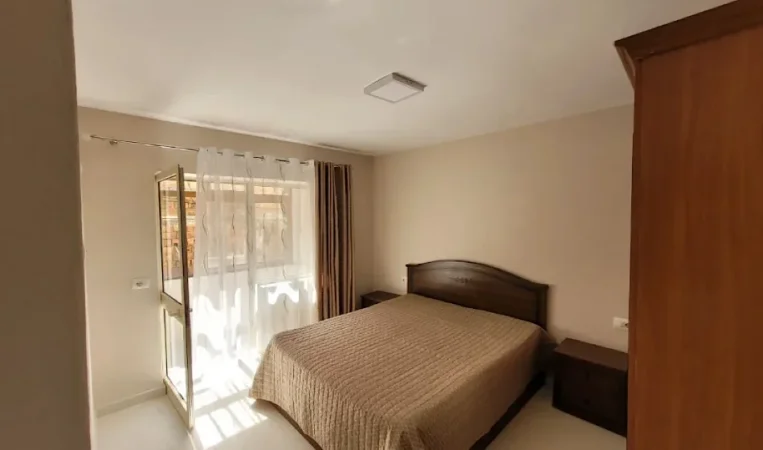 Tirane, jepet me qera apartament 2+1 Kati 2, 76 m² 650 € 