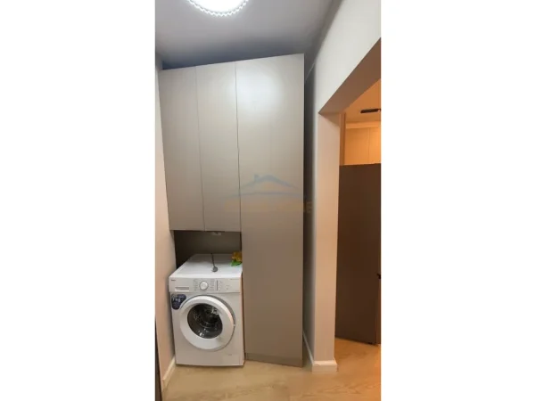 Tirane, jepet me qera apartament 1+1 Kati 2, 50 m² 600 € (Ali Demi)