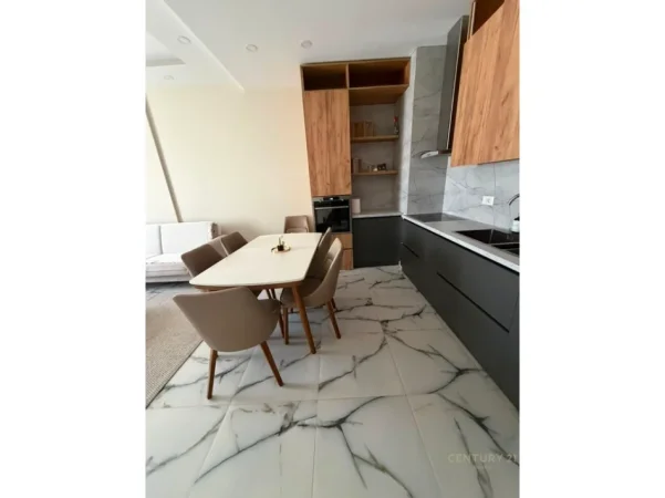 Tirane, jepet me qera apartament 2+1+Ballkon Kati 4, 70 m² 850 € (Vasil Shanto)