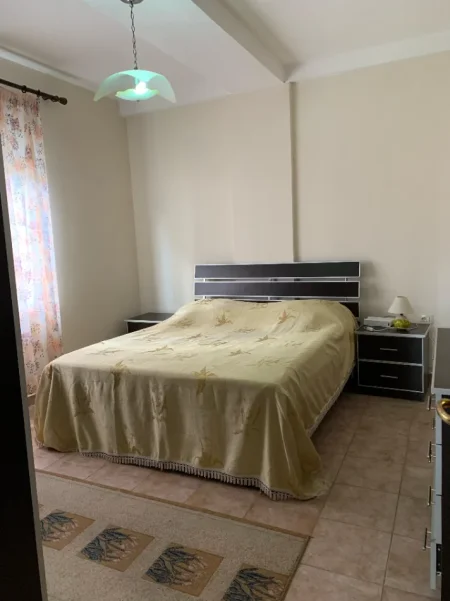 Tirane, jepet me qera apartament 1+1+Ballkon Kati 5, 76 m² 650 € (Sheshi Willson)
