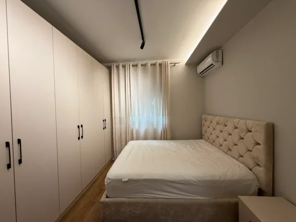 Tirane, jepet me qera apartament 2+1 Kati 1, 65 m² 600 € (Harry Fultz)