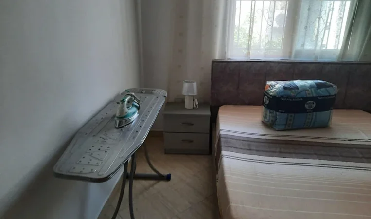 Tirane, jepet me qera apartament 2+1 Kati 2, 100 m² 700 € 