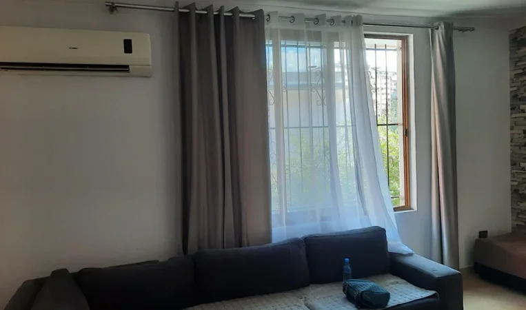 Tirane, jepet me qera apartament 2+1 Kati 2, 100 m² 700 € 