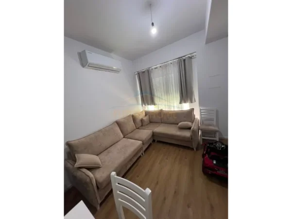 Tirane, jepet me qera 1+1 Kati 3, 48 m² 400 € (Kompleksi Kaimi,Ali Demi)